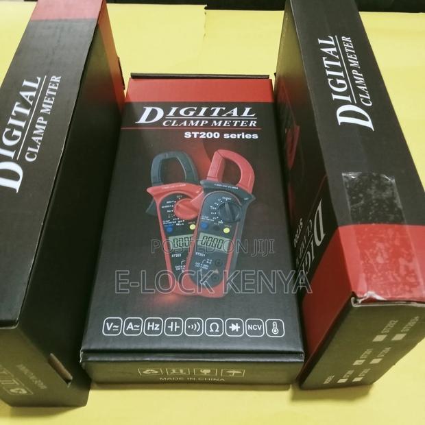 Digital Clamp Meter - main view