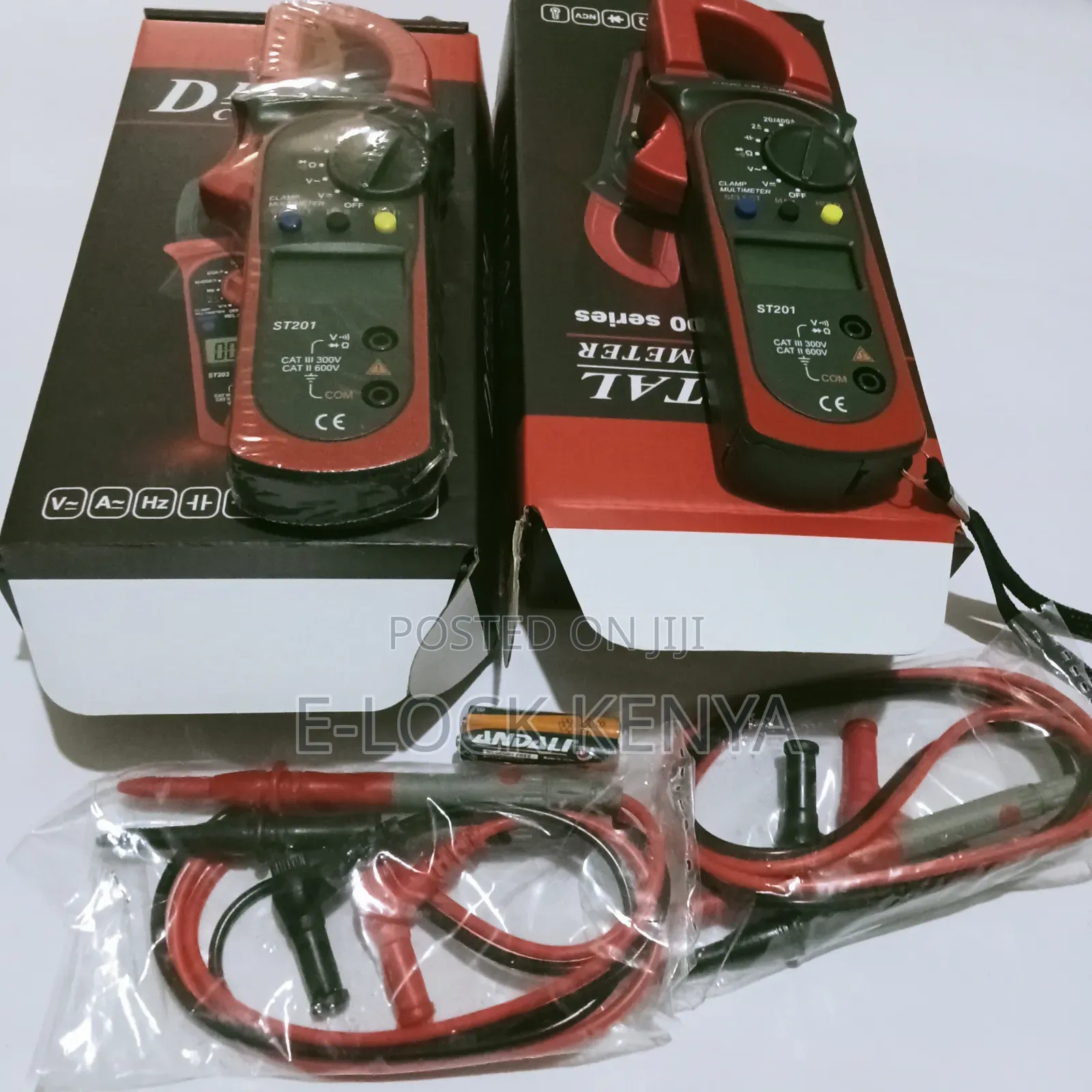 Clamp Meter With Manual Batteries
