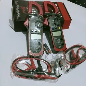 Data Retaining Clamp Meter