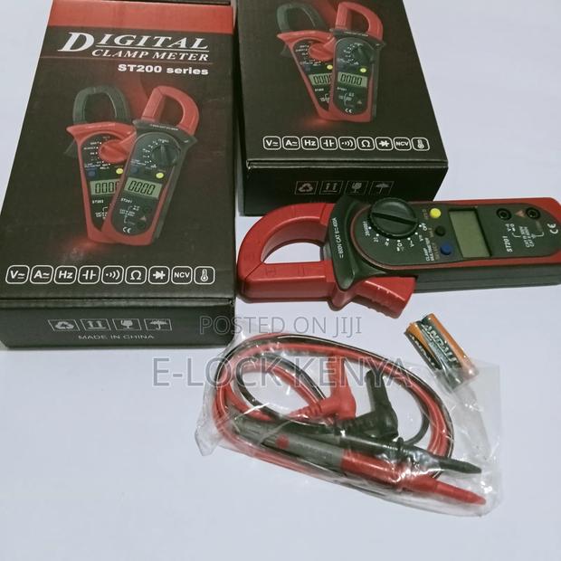 ST 200 Multimeter Voltage Tester - main view
