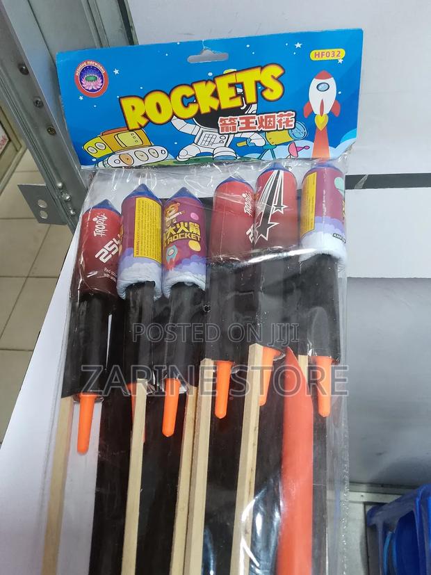 Fireworks for Outdoor Celebration 6 Pieces