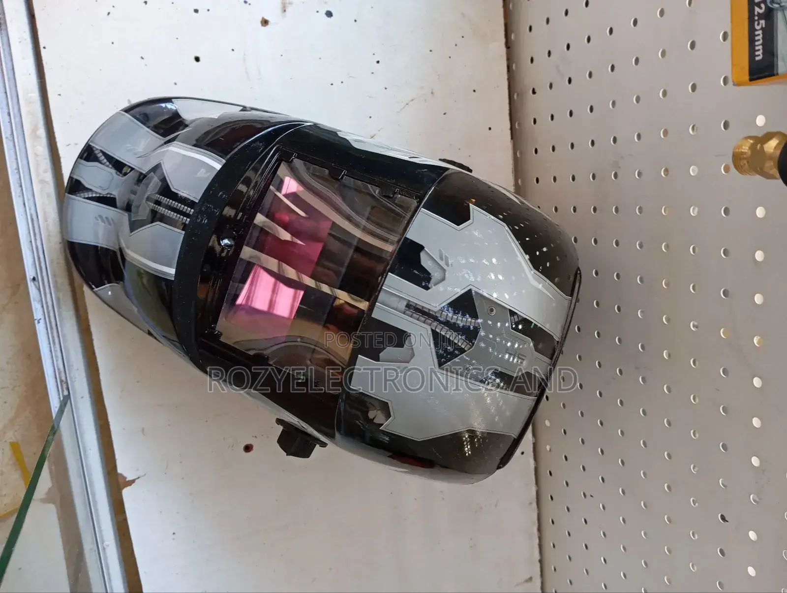 Auto Darkening Welding Helmet With Wide View
