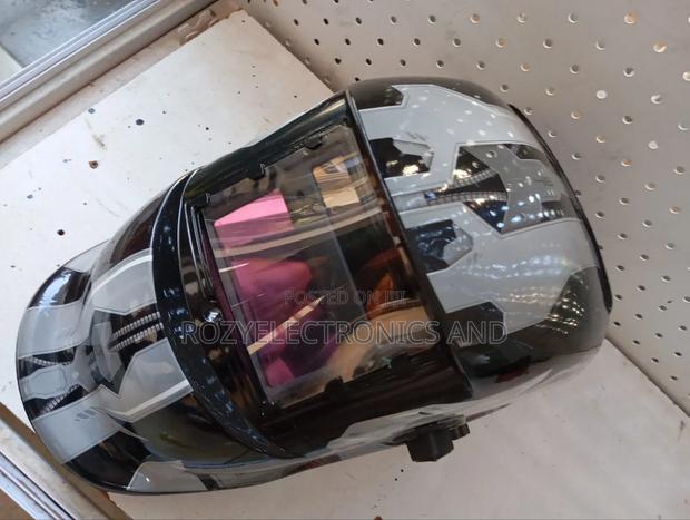 Auto Darkening Welding Helmet - thumbnail 2