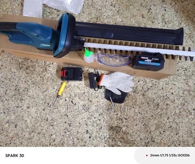 Rechargeable Electric Hedge Trimmer
