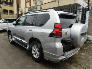 Toyota Land Cruiser Prado 2017 Silver