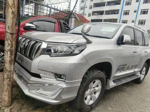 Toyota Land Cruiser Prado 2017 Silver