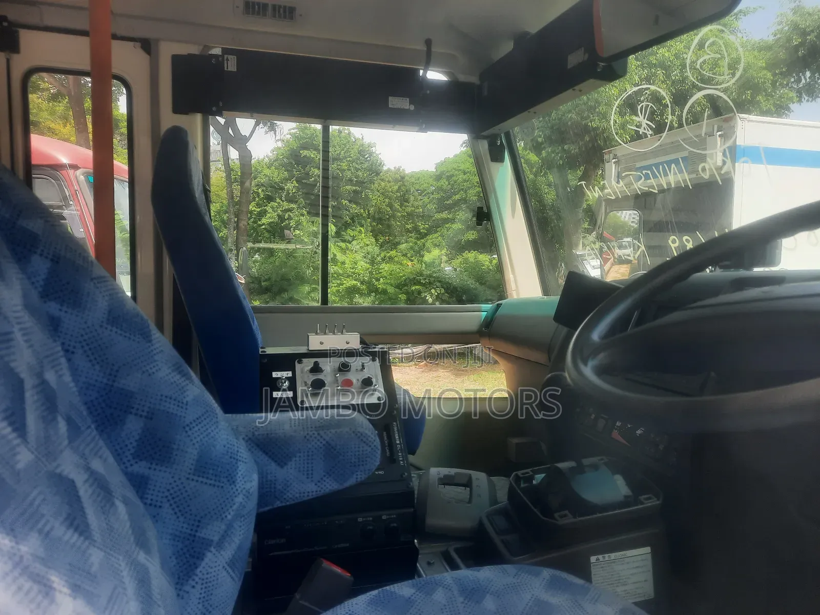 Mitsubishi Fuso Rosa 2018 White