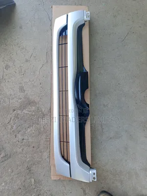 Grille Toyota Hiace 7l 2010 Model  Grey