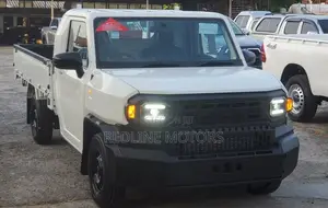 Toyota Hilux 2024 Off white