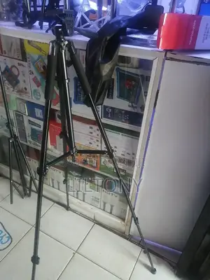Heavy Camera Tripod 1.7mtrs