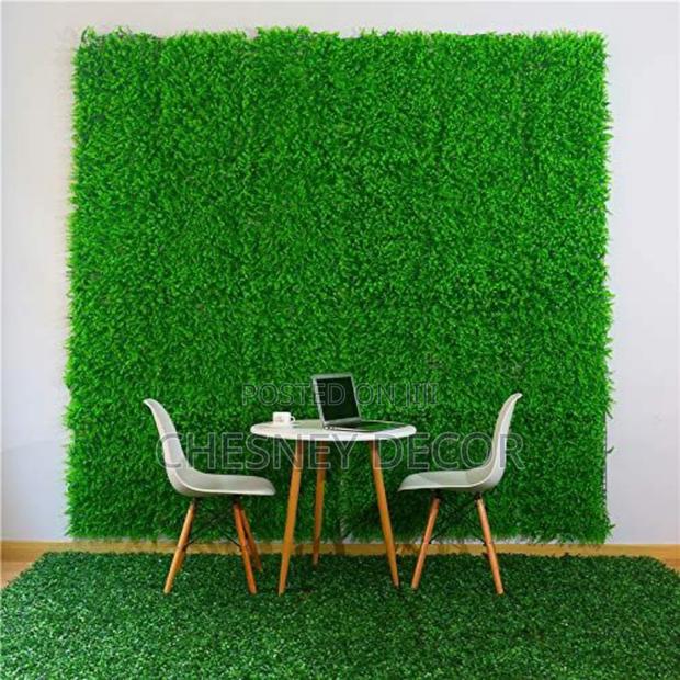 Green Wall Grass Decoration - main view