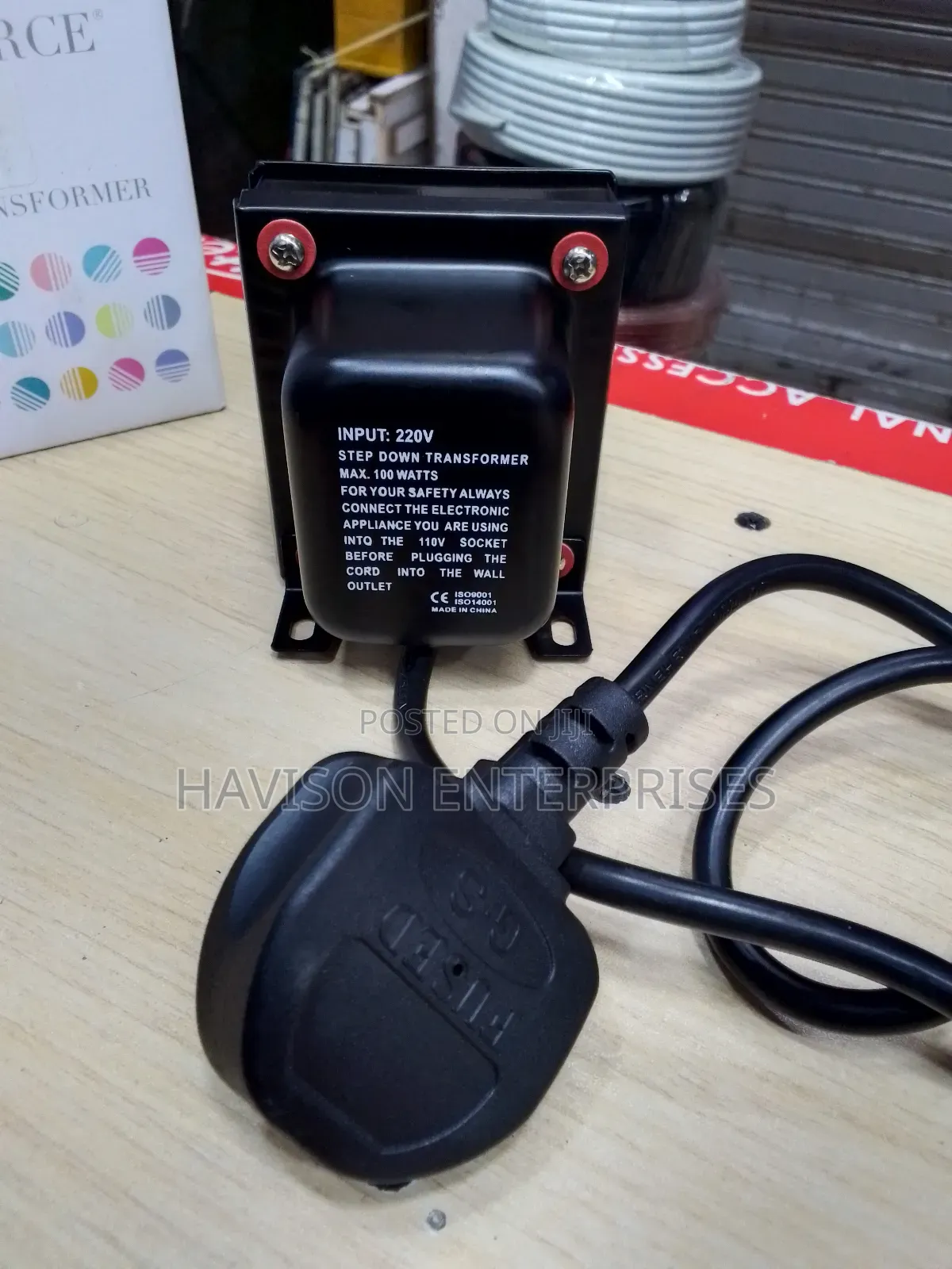 Quality 220v-110v Step Up and Down Transformer(100W)