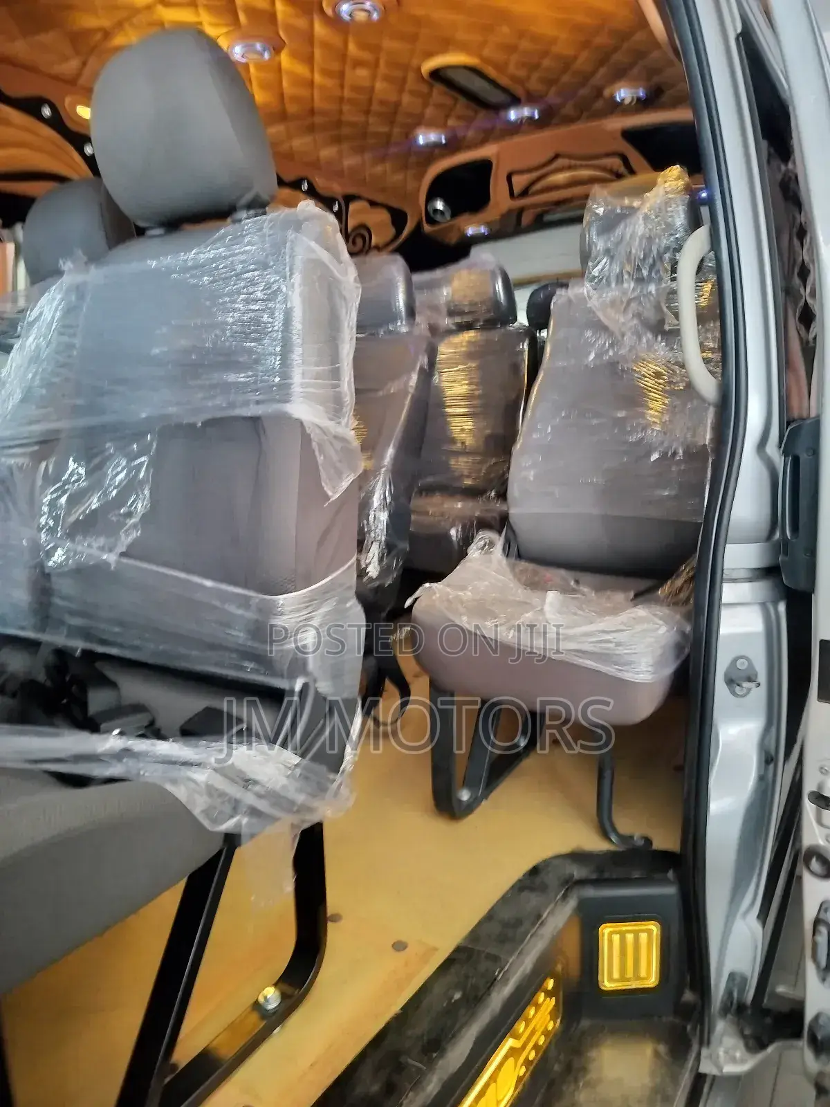 Toyota Grand HiAce 2017 Silver