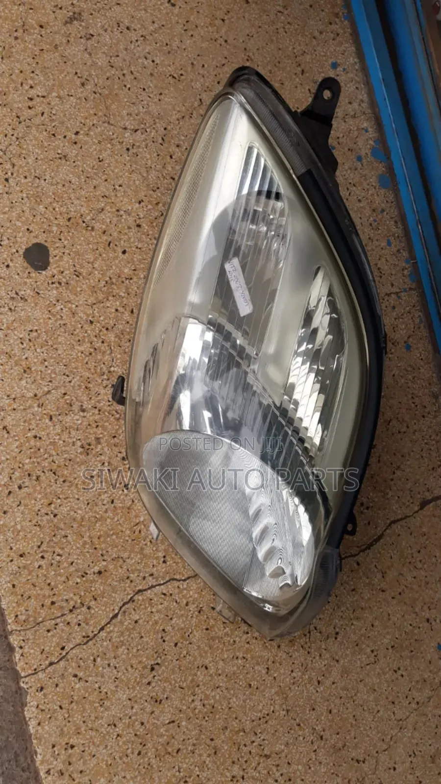 Vitz 2008 Headlight Xenon
