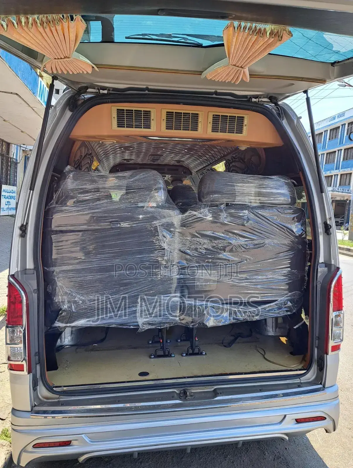Toyota Grand HiAce 2017 Silver