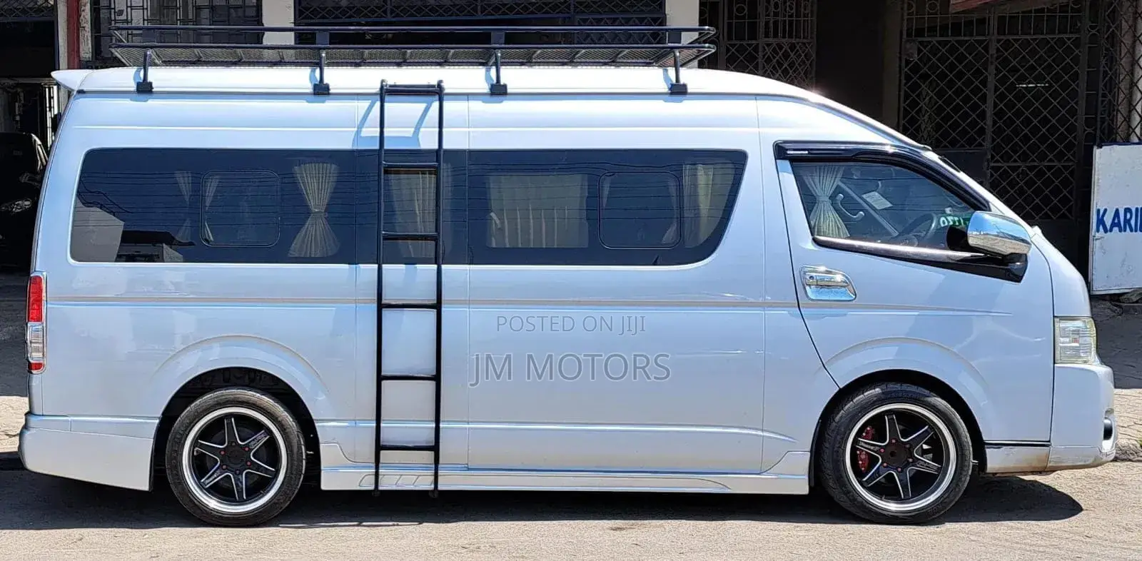 Toyota Grand HiAce 2017 Silver