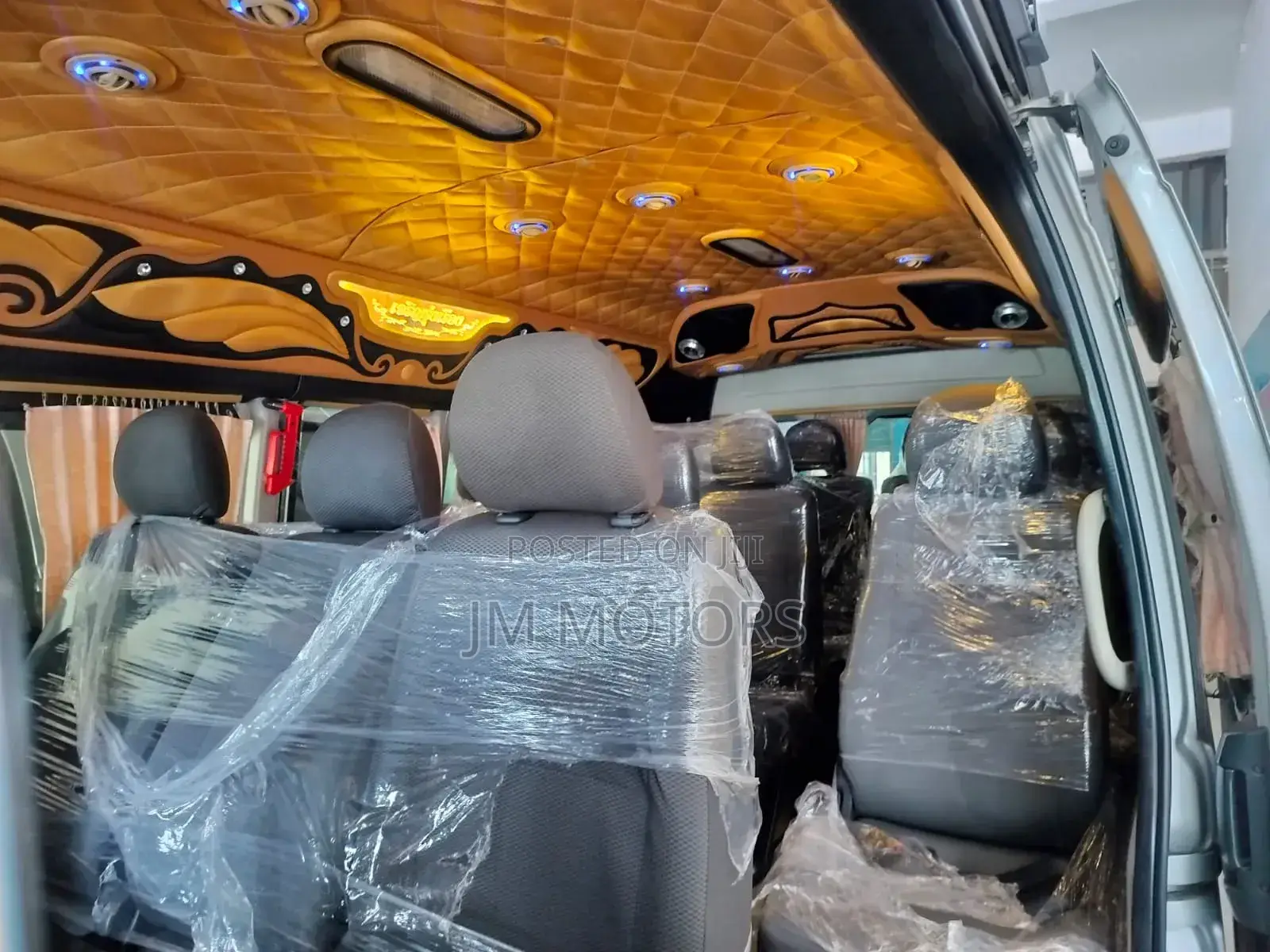 Toyota Grand HiAce 2017 Silver