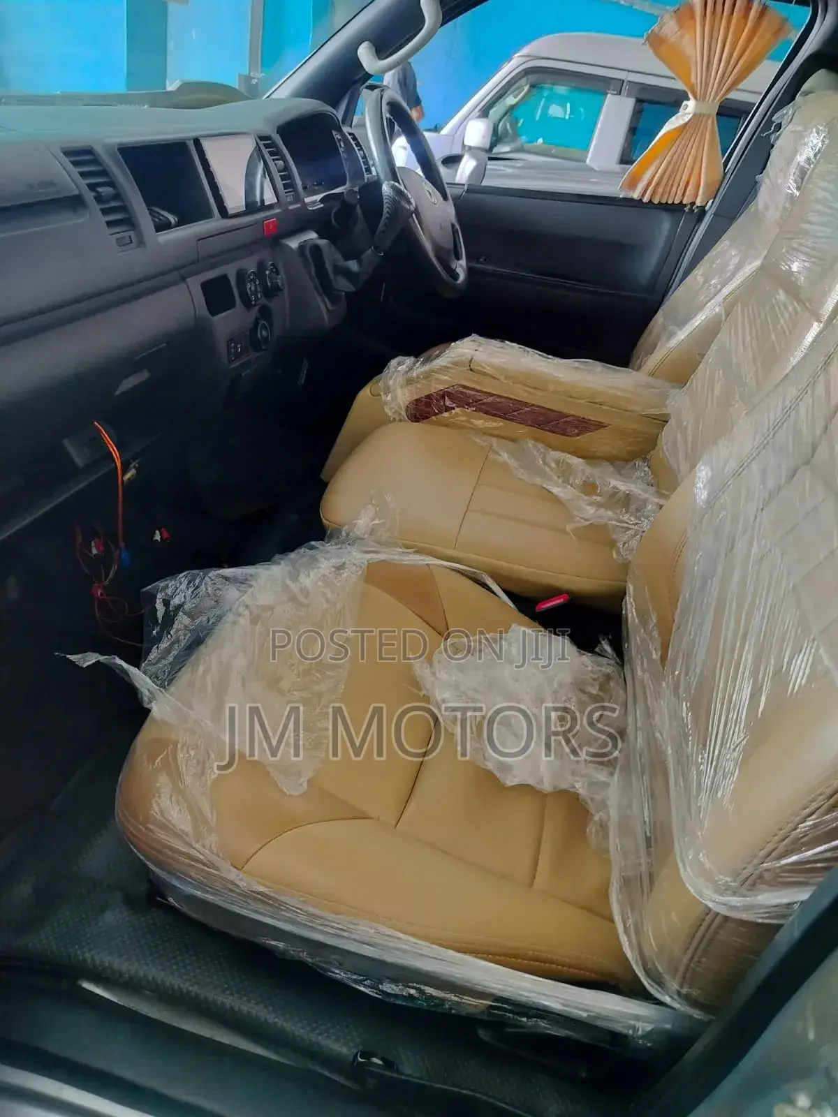 Toyota Grand HiAce 2017 Silver