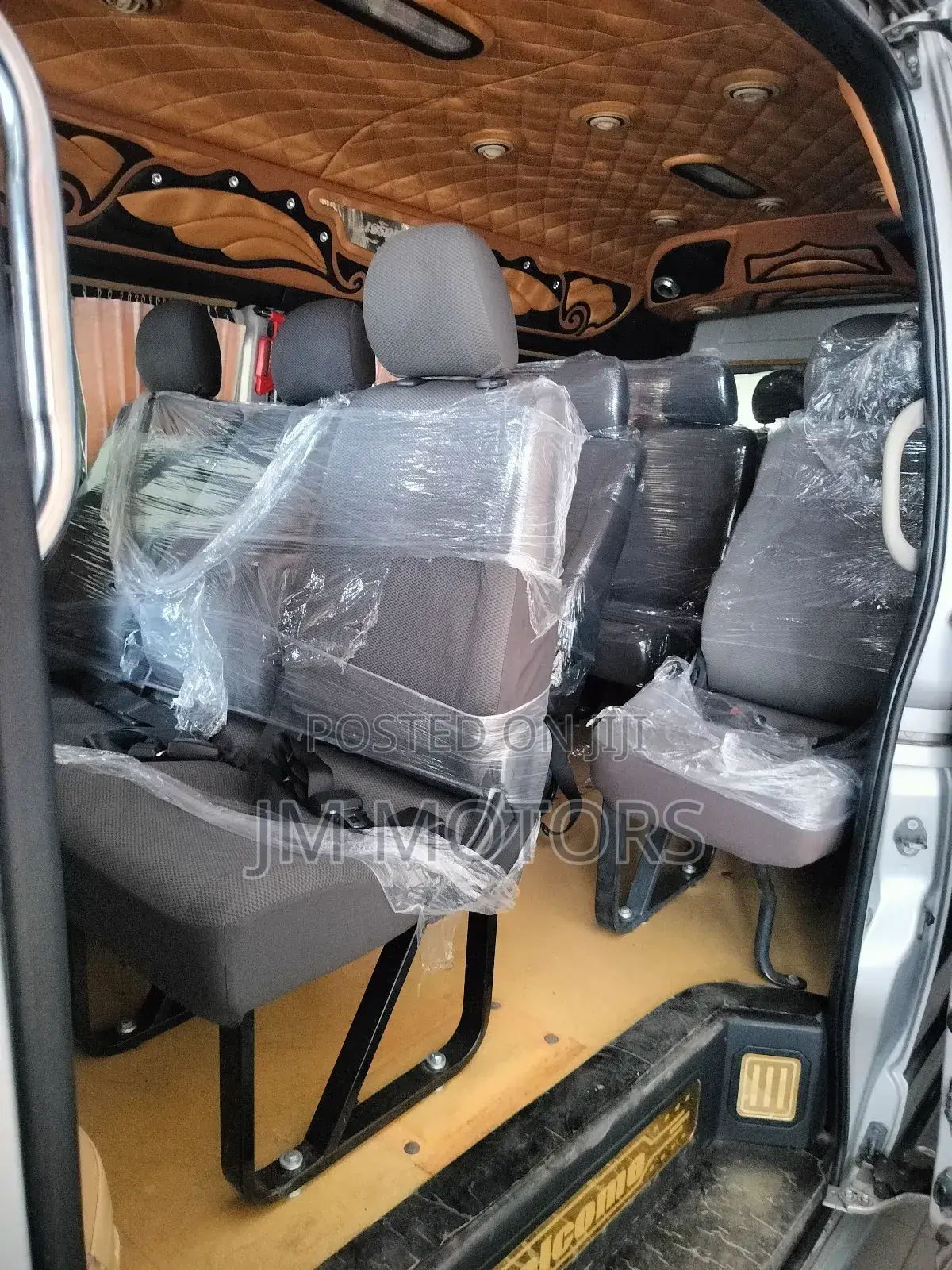 Toyota Grand HiAce 2017 Silver