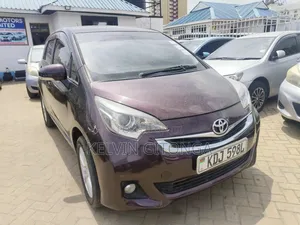 Toyota Ractis 2015 Purple