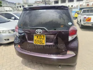 Toyota Ractis 2015 Purple
