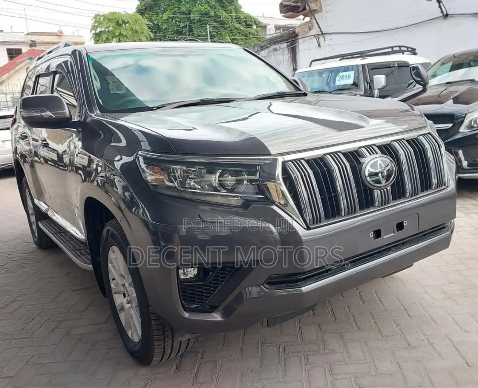 Toyota Land Cruiser Prado 2.8 2019 Gray