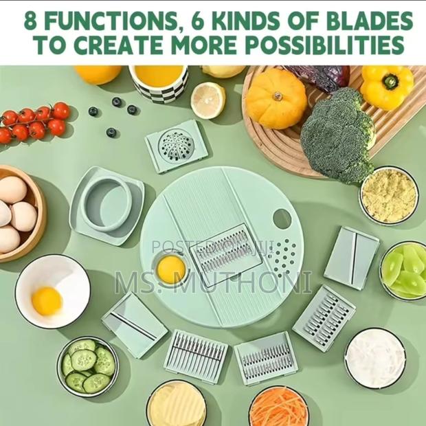 Multi-Functional 8pcs Salad Spinner With Vegetable Chopper - thumbnail 4