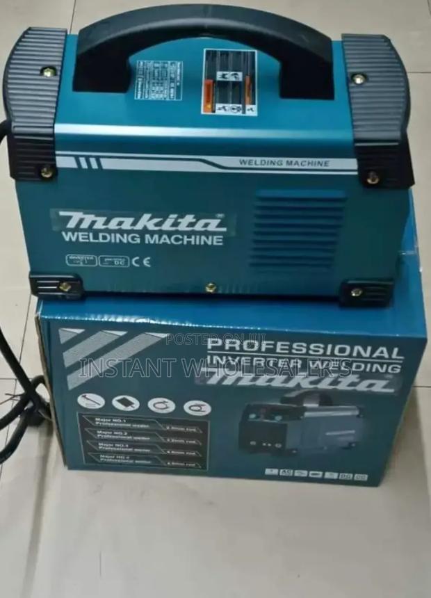 Makita Portable Welding Machine 300A