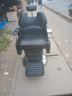 Used Executive Barber Seat - thumbnail 2