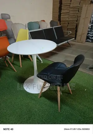 Top Mable Eames Table