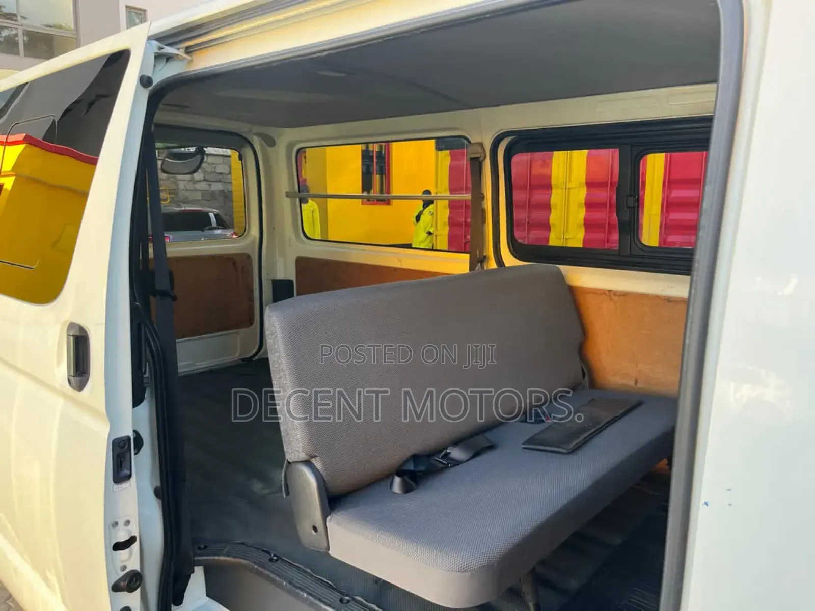 Toyota HiAce 2018 White