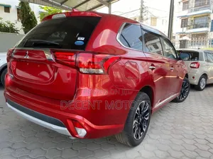 Mitsubishi Outlander 2.0 PHEV AWD 2018 Red
