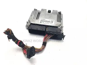 BMW X3 F25 2.0D Control Module Unit Ecu 8513184 0281017639