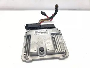 BMW X3 F25 2.0D Control Module Unit Ecu 8513184 0281017639