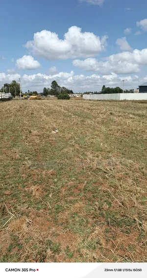 1/4 Plot Annex 100 Meters From Tarmac