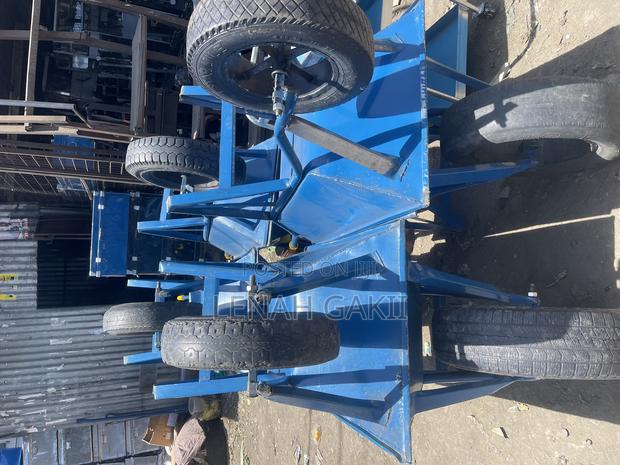 Wheelbarrow - thumbnail 3