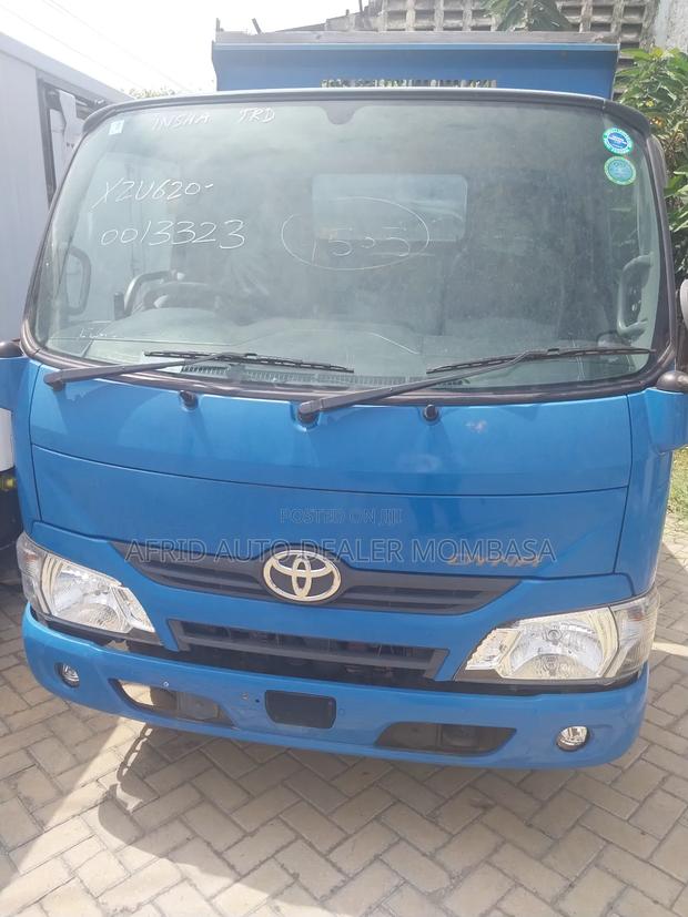 Toyota Dyna Tipper 2017 Blue