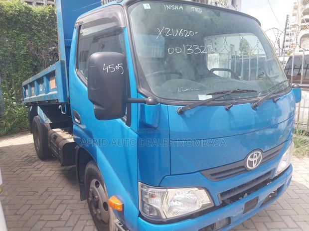 Toyota Dyna Tipper 2017 Blue - thumbnail 2