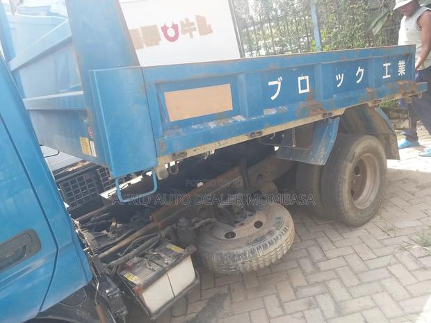 Toyota Dyna Tipper 2017 Blue - thumbnail 4
