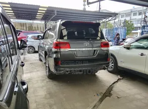 Toyota Land Cruiser 4.5 V8 TD 2018 Gray