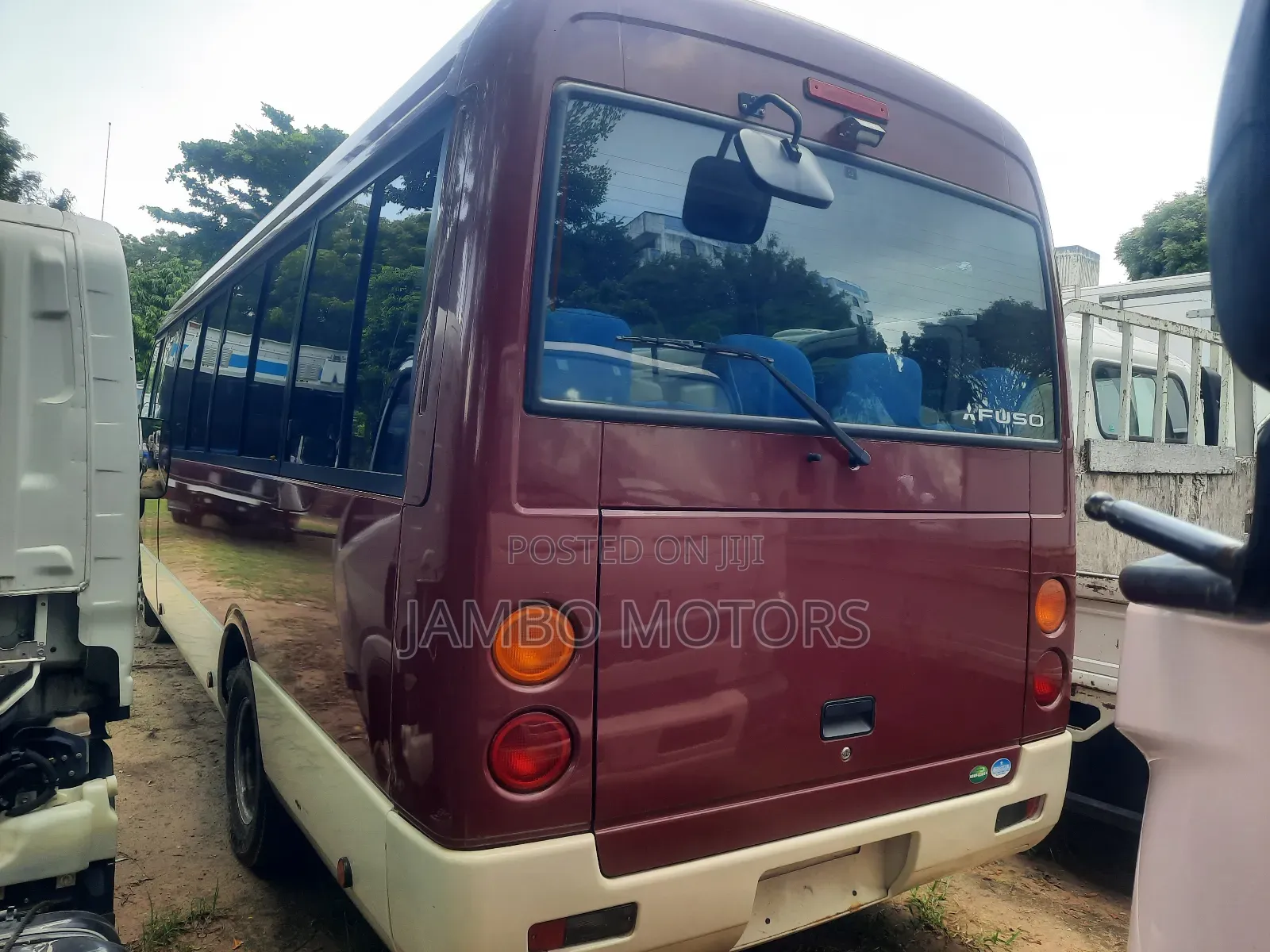 Mitsubishi Fuso Rosa 2018 Red