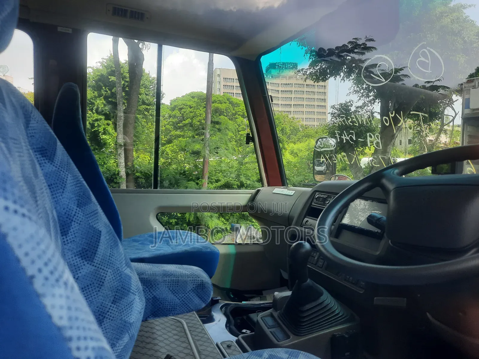 Mitsubishi Fuso Rosa 2018 Red
