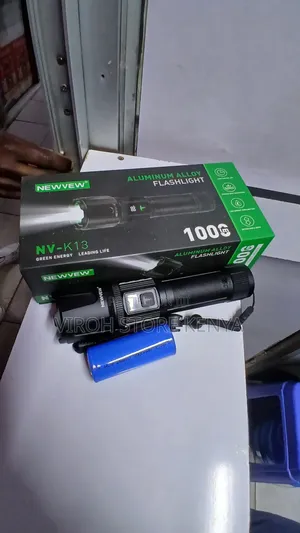 Newvew Aluminium Torch 1000 Lumens Zoom Focus Torch