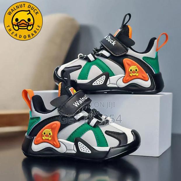 Walnut Kids Sneakers

Size 21-35 - main view