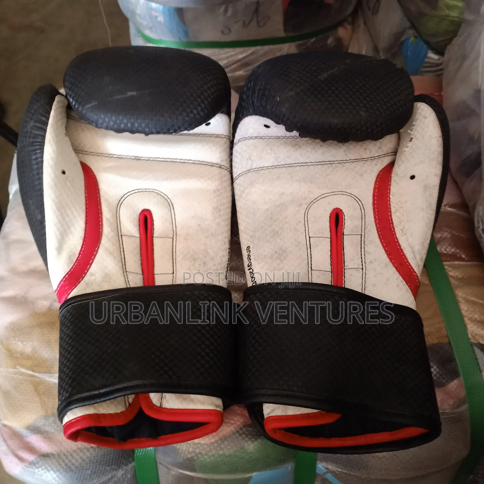 Boxing Gloves 12 Oz (Ex UK)