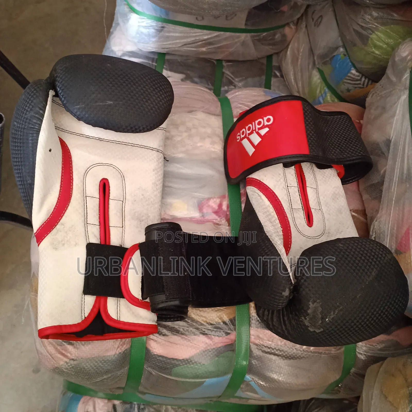 Boxing Gloves 12 Oz (Ex UK)