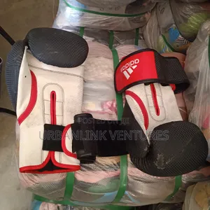 Boxing Gloves 12 Oz (Ex UK)