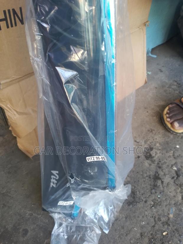 Vitz 1999 Windbreakers - main view