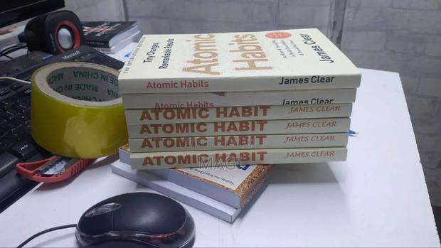ATOMIC HABITS James Clear - main view