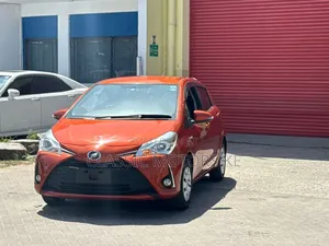 Toyota Vitz 1.5 FWD Hybrid 5dr 2018 Orange